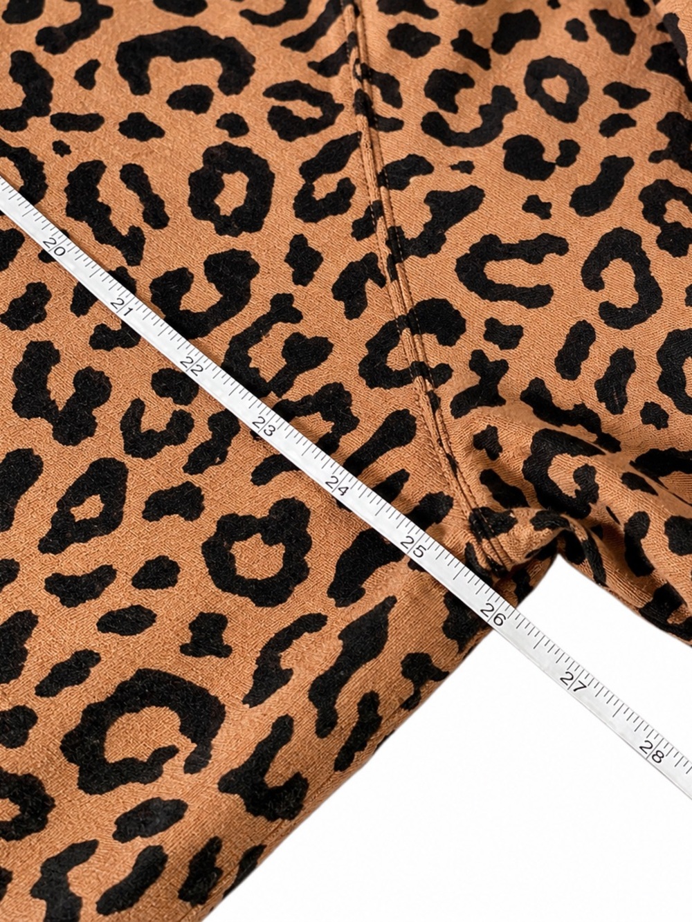 EUC Torrid Ultra Soft Fleece Crew Neck Leopard Print Sweatshirt Women's SZ 0 (L) - Picture 9 of 13